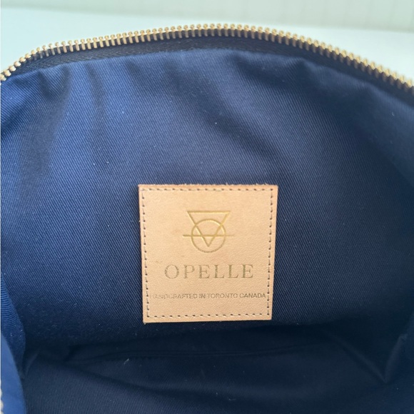 Opelle Creative Alma Baby Sling in Ivorine Pebbled - Picture 5 of 7